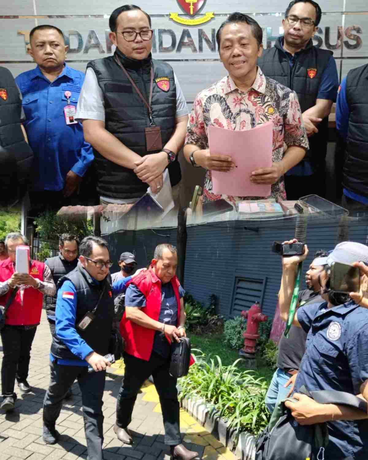 Kejaksaan Tinggi Jatim Sita Rp2,36 Miliar, Skema Terbuka: Dugaan Pungli Sistematis di ESDM Jatim