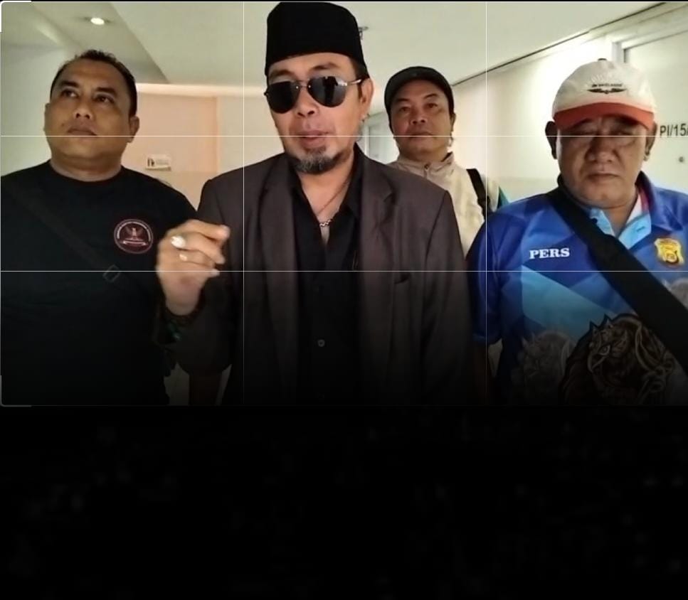 Agus Flores Undang Bang Hercules Hadiri Sholawatan Akbar HUT Bhayangkara ke-80 di Banyuwangi